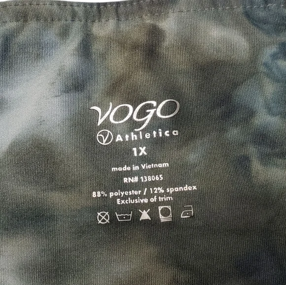 VOGO Atheletica Green Tie-Dye Capri Leggings Size 1X - Picture 2 of 7